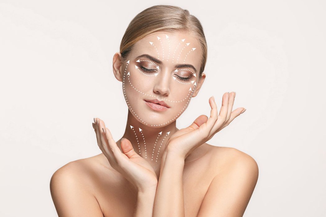 gorgeous blonde woman who has had multple aesthetic treatments